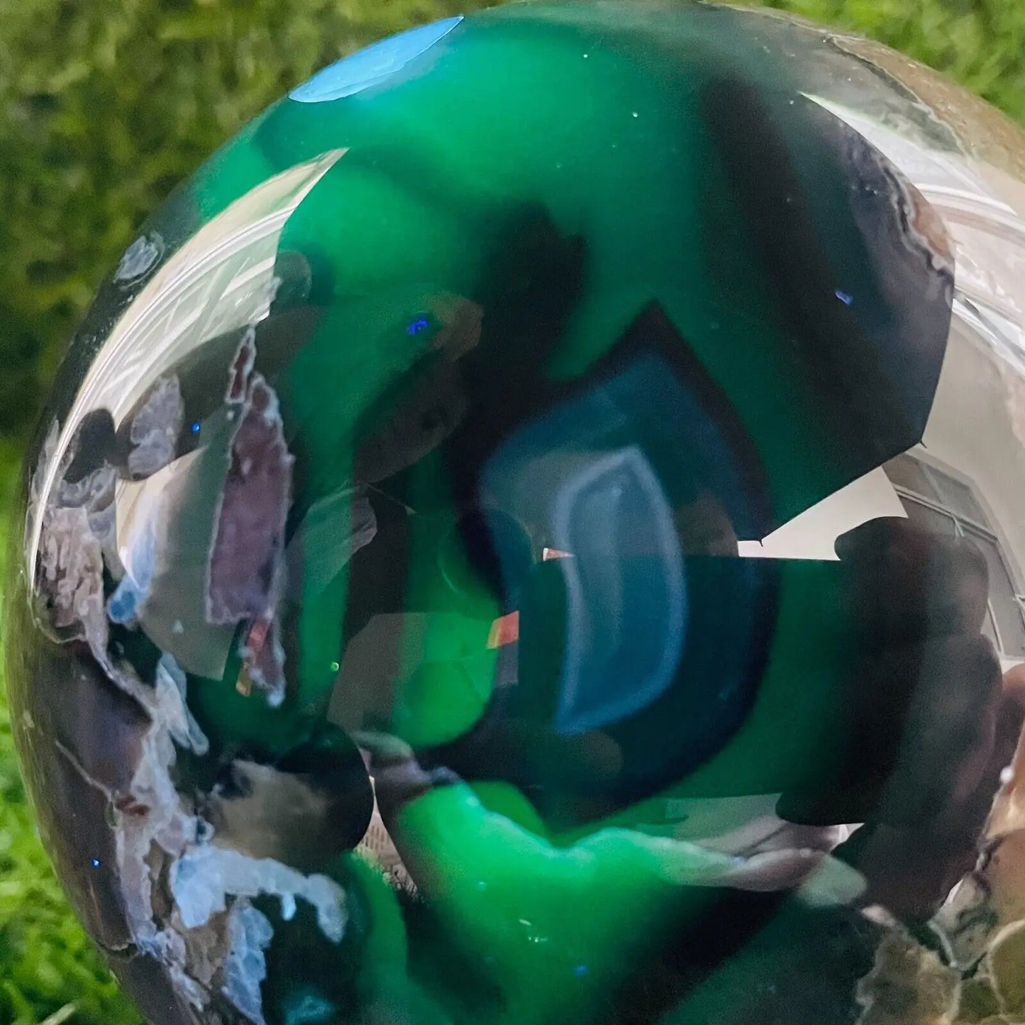 Natural Fluorescent Agate Quartz Ball Carved Crystal Sphere Healing Purple Light Exposure Reaction 29kg
